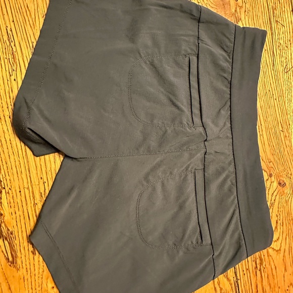 Athleta Trekkie North Shorts Sz2 - Picture 2 of 4